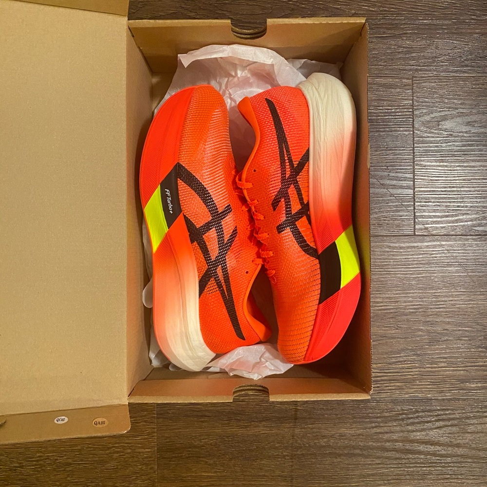 Asics Metaspeed Sky Paris